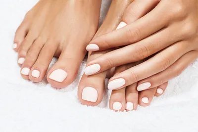 2019 Светлый педикюр на ногах модные тенденции 93 фото | Uñas de gel para  pies, Uñas manos y pies, Uñas pies decoracion