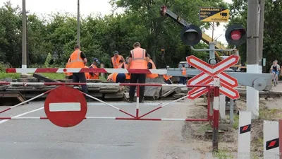 Раскраска железнодорожный переезд. Раскраска Раскраска железнодорожный  переезд распечатать. Черно белые раскраски.