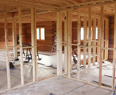 Устройство перегородок в доме из бруса — Статьи о строительстве деревянных  домов и бань | СК «Дачный Участок»