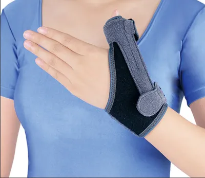Изображение перелома пальца на руке для диагностики