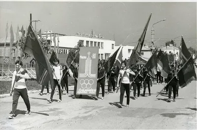 Первомай в Томск-7 / 1604.ru - Фотоархив доцифровой эпохи