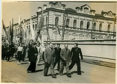 Фото \"Первомай\", 1 мая 1982, г. Москва - История России в фотографиях