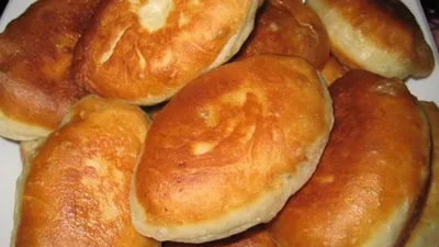 Пирожки с мясом 2 шт купить с доставкой на дом по цене 185 рублей в  интернет-магазине