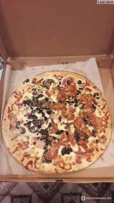 Домашняя пицца на столе дома - 27 фото