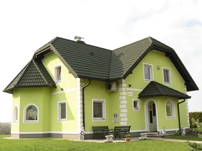 Чем покрасить деревянный дом снаружи? Какую краску выбрать? - блог Holz  House