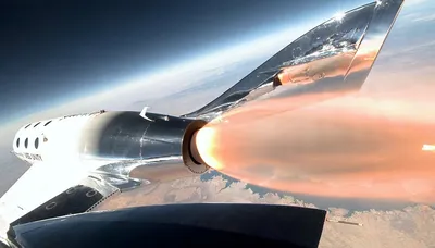 Virgin Galactic впервые отправила туристов в космос (ФОТО)