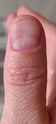 Картинки с полосками на ногтях рук в HD качестве