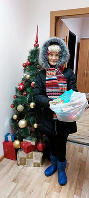 Усть-катавские помощники Деда Мороза продолжают дарить подарки | 24.12.2020  | Усть-Катав - БезФормата