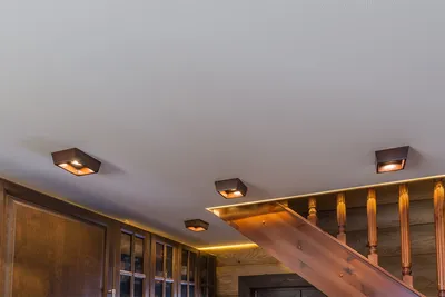 Примеры работ — Матовый парящий потолок с подсветкой по периметру в загородном  доме — Компания Росстрой
