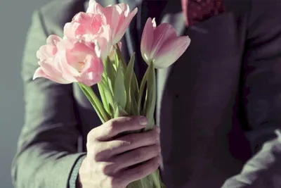 8 марта у жительниц Хакасии ассоциируется с весной и тюльпанами - Пульс  Хакасии