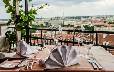 Заведения с панорамными террасами в Праге