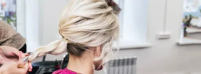 Укладывать легко: 7 модных причесок на длинные волосы для женщин старше 40  лет | MARIECLAIRE