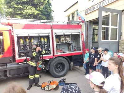 Школьники Артемовского побывали в гостях у пожарных