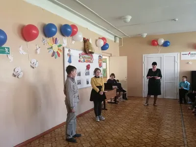 Торт Прощание с начальной школой на заказ по цене от 1050 руб./кг в  кондитерской Wonders в Москве