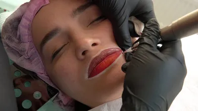 Фото татуажа губ с эффектом пудры