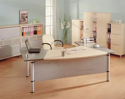 стильный современный деревянный стол с ноутбуком. рабочее место секретаря  Стоковое Фото - изображение насчитывающей компьютер, конструкция: 222277334