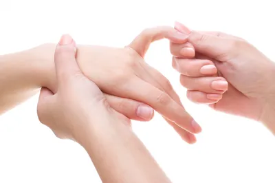 Изображение растяжения связок пальца руки в PNG формате