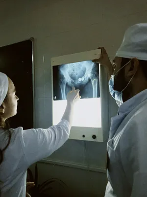 Рентгеновский снимок руки в высоком разрешении