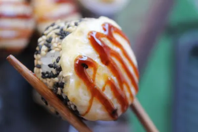 Роллы с сыром филадельфия и семгой рецепт – Японская кухня: Закуски. «Еда»