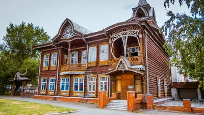 По утрам там пахнет карамелью». Где находятся самые красивые деревянные дома  в Москве? - Мослента
