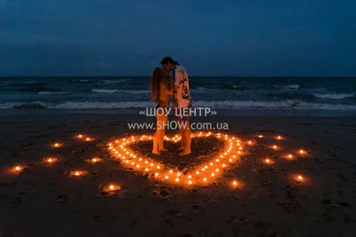 романтический вечер в море для влюбленной пары. маленькое сердце между  двумя бокалами шампанского. Стоковое Фото - изображение насчитывающей  предложение, дата: 232201464