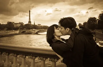 Международный день поцелуя – межконтинентальная романтика