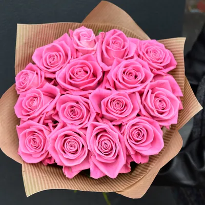 Букет из белых и розовых роз – купить с доставкой в Москве по низкой цене