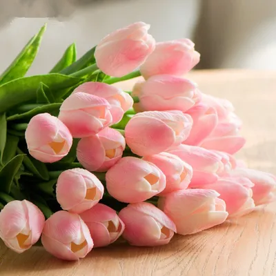 Пазл бело-розовые тюльпаны - разгадать онлайн из раздела \"Вертикальные\"  бесплатно