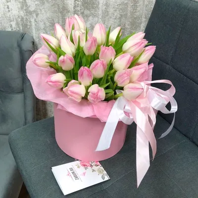 Букет из 51 тюльпана «Желтые и розовые тюльпаны в упаковке», артикул:  333027508, с доставкой в город Москва (внутри МКАД)