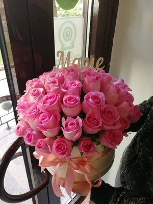 51 роза в коробке, артикул F1150441 - 8091 рублей, доставка по городу.  Flawery - доставка цветов в Москве