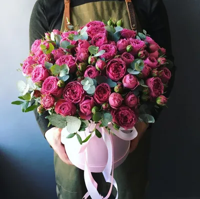 Доставка розовых роз в шляпной коробке недорого с доставкой по Москве и МО.