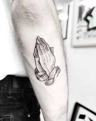 Руки в молитве: изображение для терапии