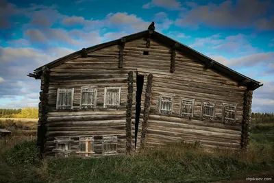 старые русские деревянные дома Стоковое Изображение - изображение  насчитывающей селянин, зона: 219535803