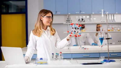 С Днем химика! Узнайте, какие полимеры вас связывают — СИБУР Холдинг на  TenChat.ru