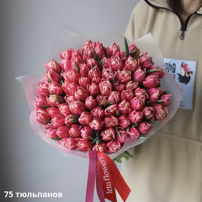 Купить букет из 35 розовых тюльпанов в коробке по доступной цене с  доставкой в Москве и области в интернет-магазине Город Букетов