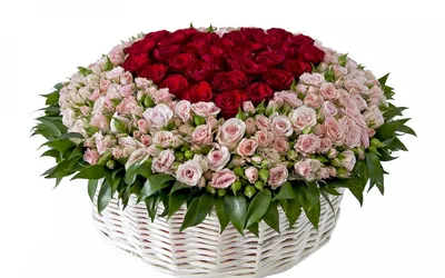 Открытка на День рождения Людмиле - поздравление в рамке из красных роз