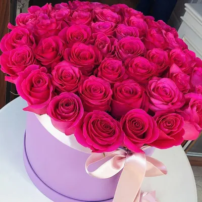 Доставка цветов \"Кустовые розы в шляпной коробке\" - Доставкой цветов в  Москве! 10255 товаров! Цены от 487 руб. Цветы Тут