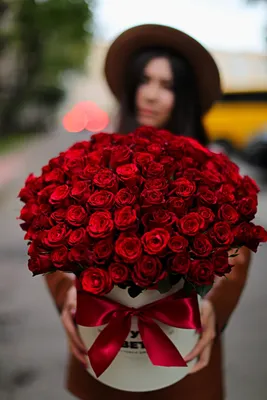 Фиолетовые розы в коробке \"Luxury Heart\" за 11 290 руб. | Бесплатная  доставка цветов по Москве