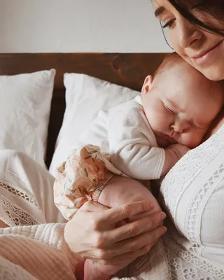 Самое драгоценное: фото с младенцем на руках