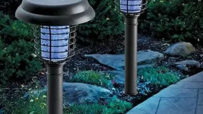 Фото садовых светильников и фонарей, которое заставит вас мечтать о вечерних чаепитиях в саду.