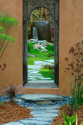 Фото сада, созданное с помощью зеркал и оптических иллюзий, которое выглядит как живописная картина