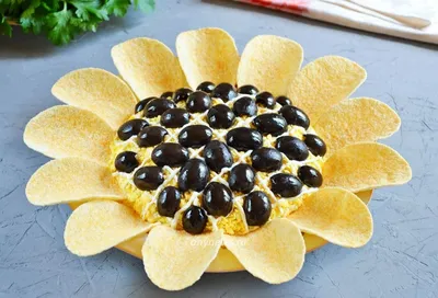 Салат \"Подсолнух\" с ананасами - пошаговый рецепт с фото на Повар.ру