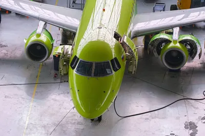 Модель самолета AviaBoss A2053 Airbus A321neo S7 Airlines 1:200
