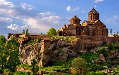 Где побывать в Армении: достопримечательности, места для отдыха и  впечатлений | GQ Россия