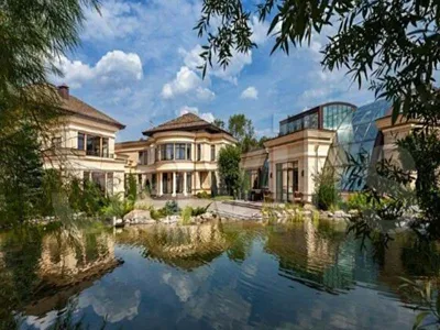 Сколько стоит и как выглядит самый дорогой дом в России