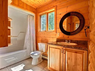 Ванная в деревянном доме: все, что нужно знать [86 фото]