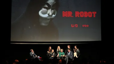 Чуть не пропустил камео Сэма Эсмейла (справа): r/MrRobot