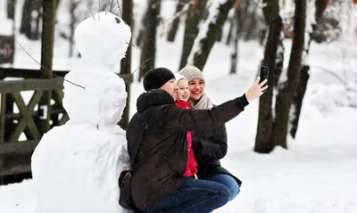 Семья, зима, прогулка, фото идея, мама, папа, дочка, ребёнок в 2023 г | Зима,  Прогулки, Ребенок