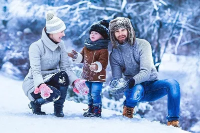 новый год рождество семья отец сын путешествие Россия зима снег дом Stock  Photo | Adobe Stock