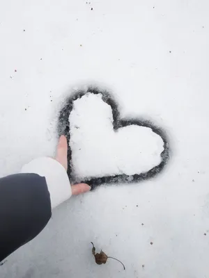 Сердце на снегу картинки фотографии